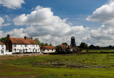 A sunny day in Langstone Harbour.